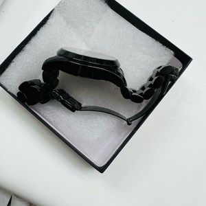 Michael kors small wrist